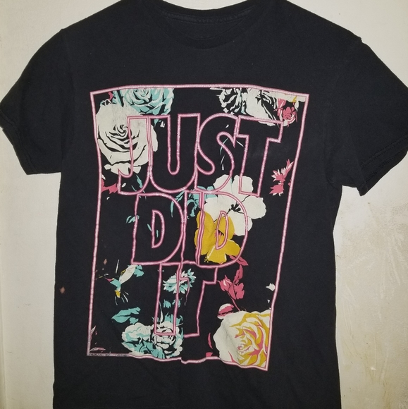 bailey apparel Tops - 5 for $20 Womens Size Small Bailey Apparel Just Did It Shirt